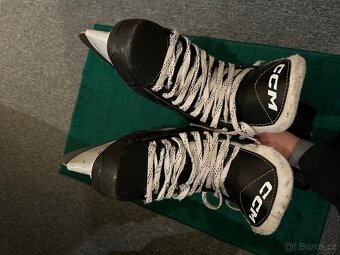 Lední brusle ccm vel 38.5 - 3