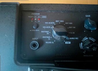 Kytarový zesilovač Vox VX15GT - 3