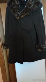 Nový kabát s kožešinou v kapuci - 3