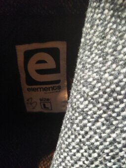 Prodám krásný šedo černý kabát s páskem - 3