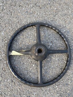 Čtyrramenný volant - 3