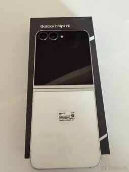 Samsung Galaxy Flip7 FE - 3