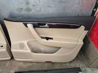 Tapeci, opěrka, podlaha - Passat B7 combi - 3