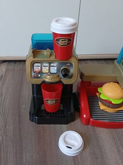 Burger shop KLEIN - 3
