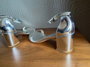 Kožené boty zn.Stuart Weitzman, vel.38. - 3