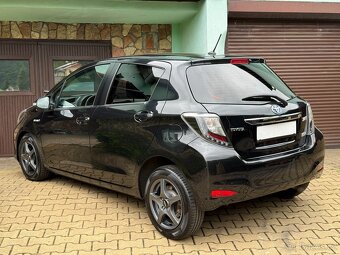 Toyota Yaris Hybrid 1.5i 55KW r.v. 9/2012Automat, Nová STK - 3