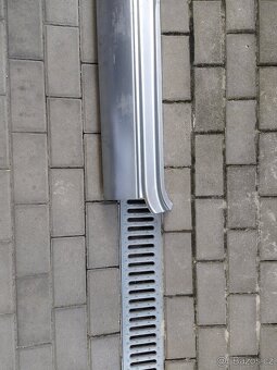 Prodám práh na VW Touran 2008 - 3