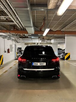Porsche Cayenne 958 Platinum Edition - 3