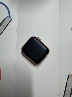 Apple Watch SE (GPS) Gold alu Pink - 3