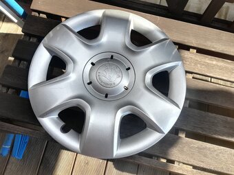ORIG. POKLICE ŠKODA 15", JEN 1 KS, OR. Č. 5J0601147C MHB - 3