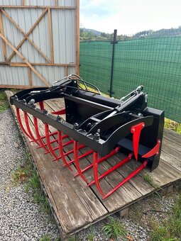 Krokodyl s přidržovačem - 3