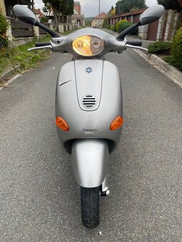 Piaggio Vespa 125 ET4 - 3