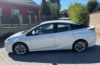 114.000km, Toyota Prius IV, Hybrid Executive koupeno v CZ - 3