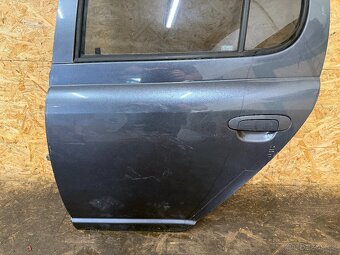 LEVÉ ZADNÍ DVEŘE TOYOTA YARIS 1999-2005 - 3