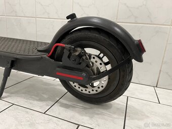 elektrokoloběžka Xiaomi Mi Electric Scooter Pro - 3