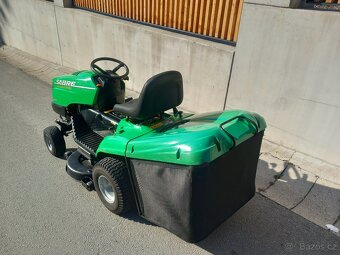 Prodám zahradní traktor Sabre John Deere - 3