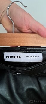 Kalhoty koženka Bershka....vel M - 3