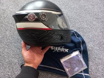 Shark helma - 3