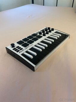 AKAI MPK mini Mk3 MIDI klávesy - 3