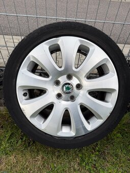 Originální kola Škoda Superb II s letními pneu - 3