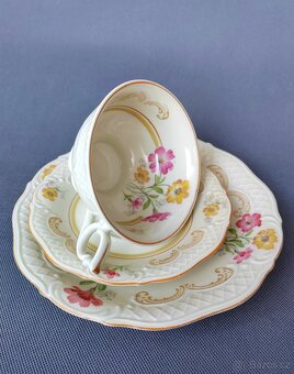 Krásná porcelánová čajová sada/trio od manufaktury Karlsbad - 3