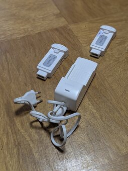 Yuneec Breeze 4K – na díly, nabíječka + baterie - 3