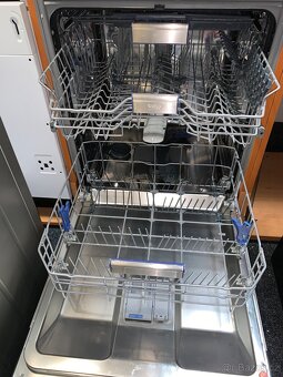 Vestavná myčka BEKO DIN28422 - 3