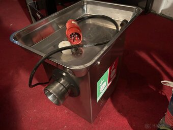 Mlýnek na maso Braher P22-82 - 3