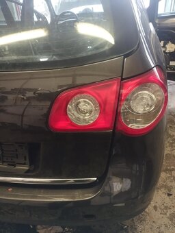 Prodám zadní vrata Passat B6 - 3