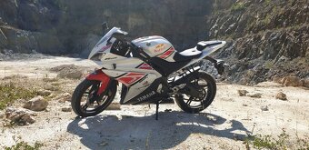 Yamaha yzf r125 - 3
