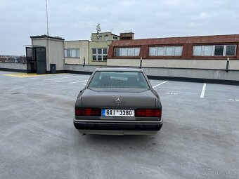 Mercedes 190 - 3