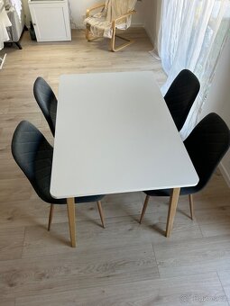 Prodám jídelní stůl + 4 židle - 3