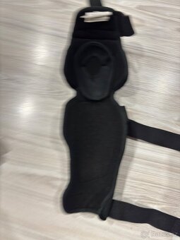 Prodám motocrossové chrániče na kolena leat - 3