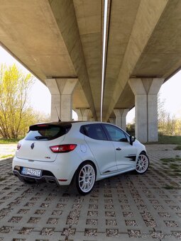 Renault Clio 4 RS Trophy 2015 - 3