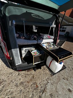 Ford Custom Obytný - 3