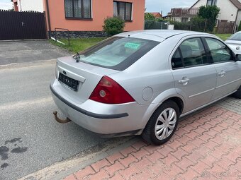 Ford Mondeo Ghia 2.0i 107 kw - automat - 3