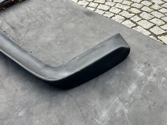 Porsche 911 - G model turbo - guma z křídla - 3