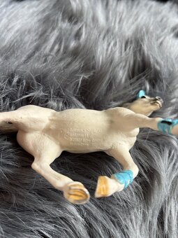 Schleich kůň + výbava na koně - 3