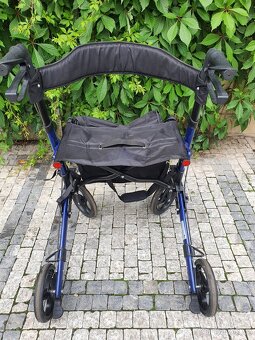 moderní lehké chodítko s nákupní taškou - 3