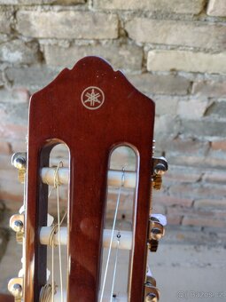 Kytara Yamaha - 3