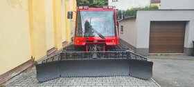 Sněžná rolba Kässbohrer Pistenbully 100 frézou a 2 stopaři - 3
