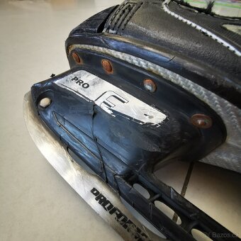 Hokejové brusle CCM VECTOR 10 - 3