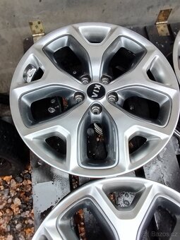 ALU KIA 5x114,3 R19 ET-49,5 7, 5J střed 67mm - 3