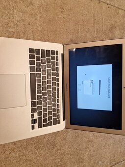 Prodám Apple MacBook Air A1466 - 3