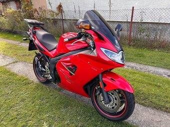 Triumph Sprint ST 1050 - 3