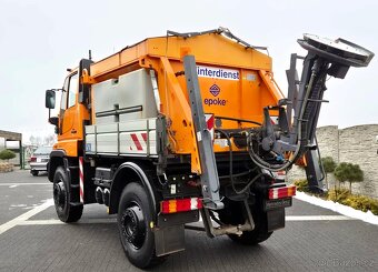 Mercedes Unimog - 3
