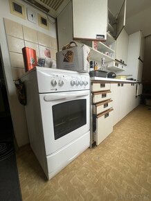 Stará kuchyně s vybavením - 3