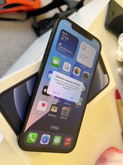 Apple iPhone 12 64GB, záruka - 3