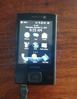 Garmin-Asus Nüvifone M20
- 3