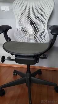Kancelářská židle Herman Miller - 3